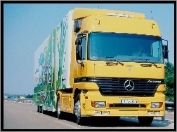Żółty Tir Mercedes